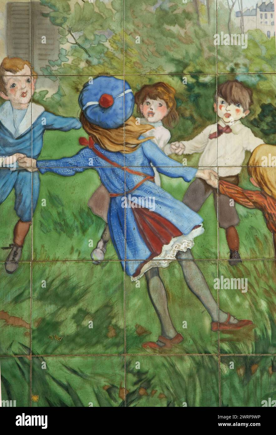 Francisque POULBOT (1879-1946) dodici pannelli sul tema delle quattro stagioni firmati A. Arnoux, Boulanger et Cie, Choisy-le-ROI; datato 1910. Al 43 bis rue Damrémont, Parigi 75018 per un ex stabilimento di bagni e docce. Francisque POULBOT(1879–1946) douze panneaux sur le thème des quatre saisons signés A. Arnoux, Boulanger et Cie, Choisy-le-ROI ; datés 1910. Au 43 bis rue Damrémont, Paris XVIIIe, pour un ancien établissement de bains-douches. Foto Stock