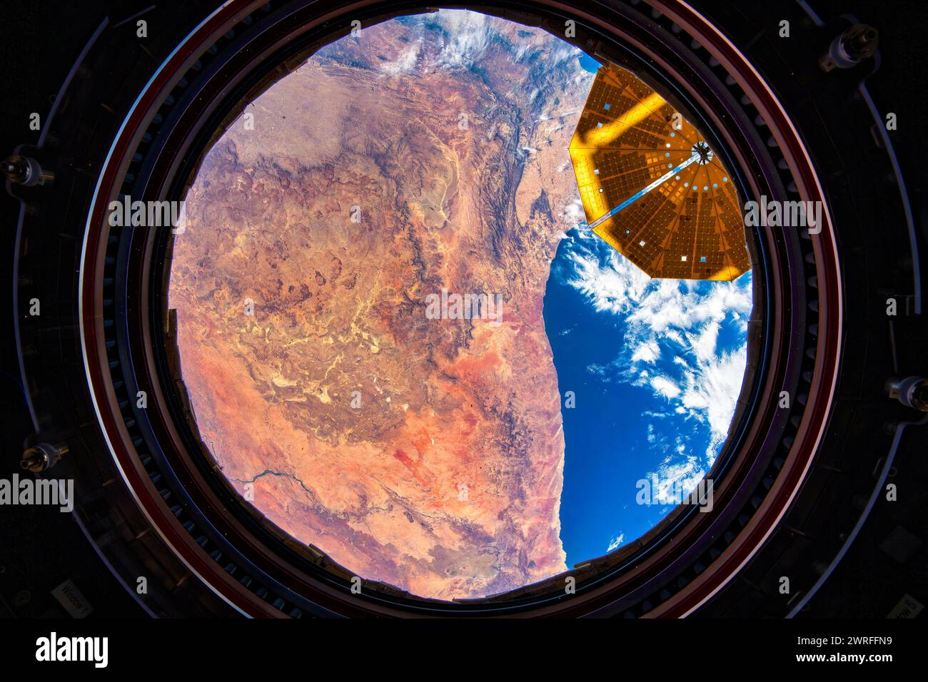 Costa desertica, Sudafrica. Miglioramento digitale di un'immagine da parte della NASA Foto Stock
