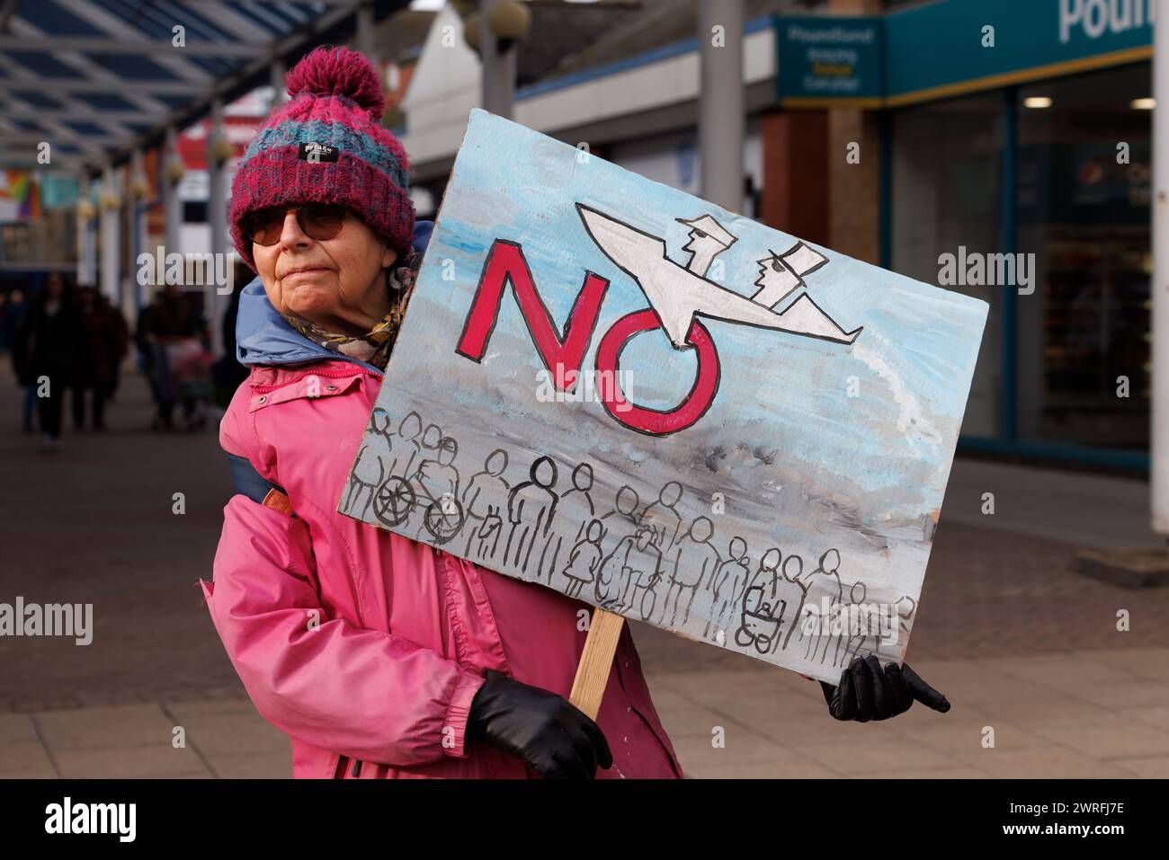 27 gennaio 2024. Aeroporto di Farnborough, Regno Unito. "Volare verso l'estinzione" marcia e protesta contro i jet privati e l'espansione dell'aeroporto. Foto Stock