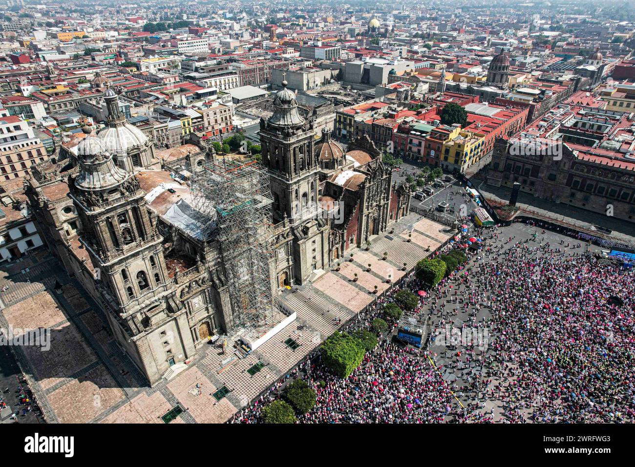 Cattedrale metropolitana di città del Messico della capitale Zócalo il 18 febbraio 2024 a città del Messico. (Foto di Luis Gutierrez/Norte Photo)Catedral metropolitana de la Ciudad de México de Zócalo capitalino el 18 February , 2024 en Ciudad de México. (Foto di Luis Gutierrez/Norte Photo) Foto Stock