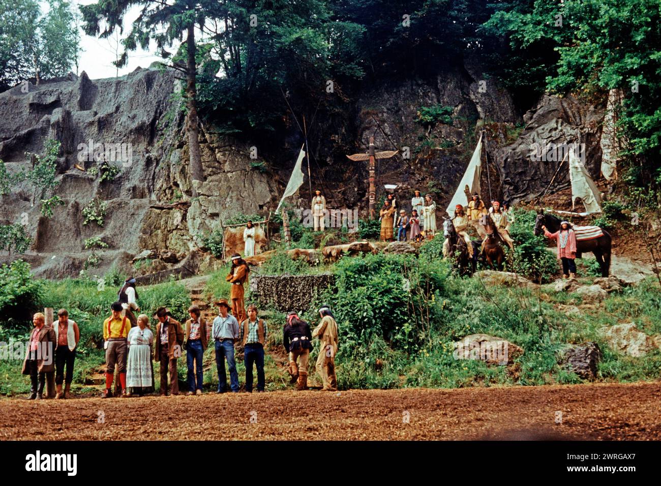 Attori della commedia Der Schatz im Silbersee di Karl May, teatro all'aperto Elspe, Sauerland, Renania settentrionale-Vestfalia, Germania, giugno 1982 Foto Stock