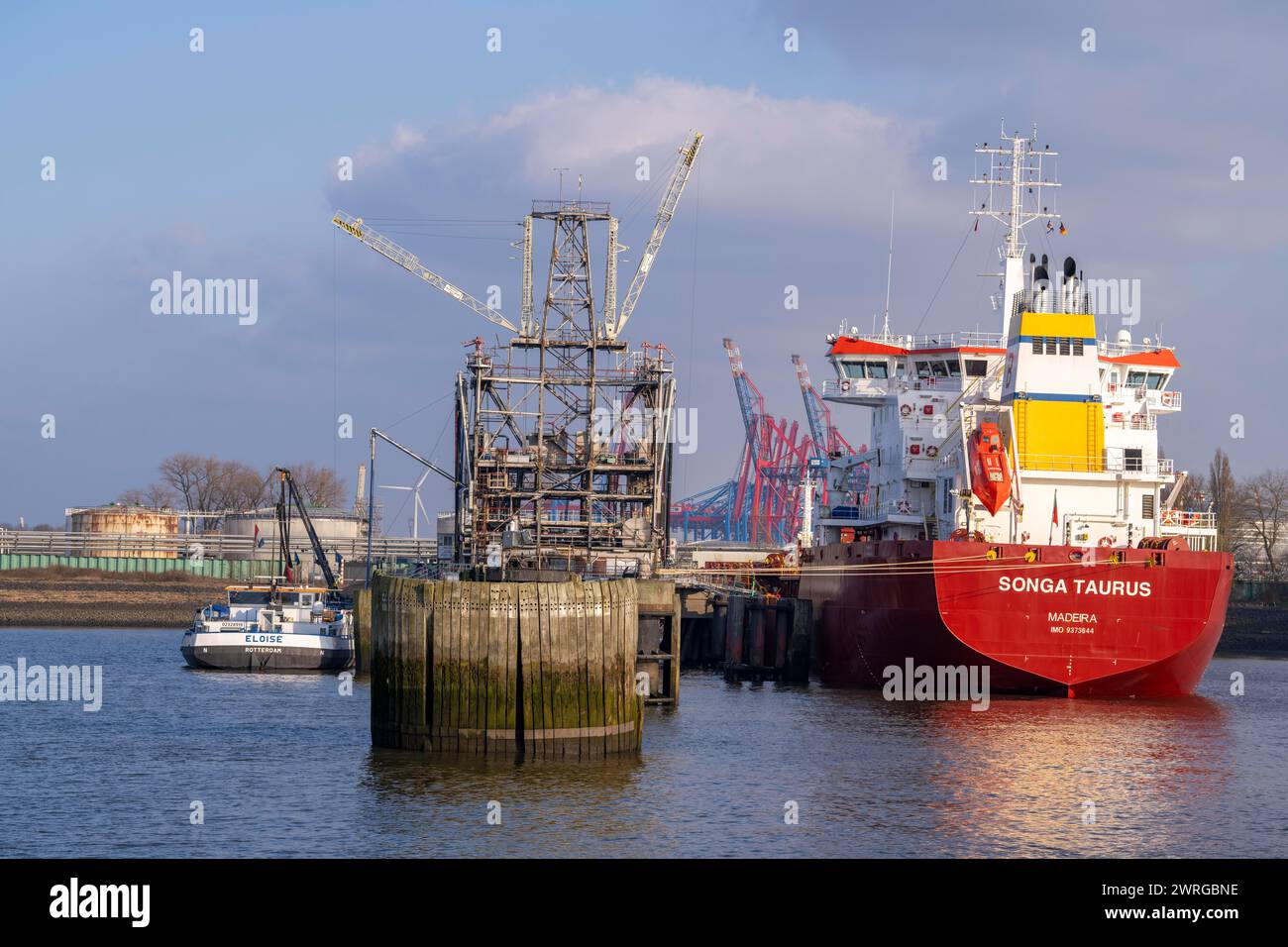 Porto di Amburgo, Elba, traffico marittimo, Ölfleethafen, autocisterne, Amburgo, Germania Foto Stock