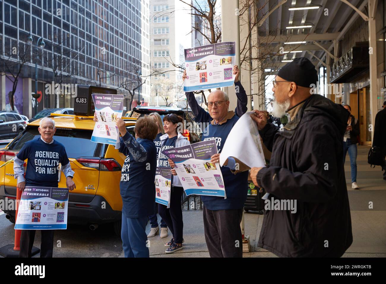 New York, New York, Stati Uniti. 12 marzo 2024. L'Alleanza internazionale per gli abusi domestici e la violenza (DAVIA) che presenterà alla conferenza Conference on the Status of Women and Families il 13 marzo tiene una veglia di fronte alla sede delle Nazioni Unite Women, 220 E. 42nd Street (Credit Image: © Mark J. Sullivan/ZUMA Press Wire) SOLO PER USO EDITORIALE! Non per USO commerciale! Foto Stock