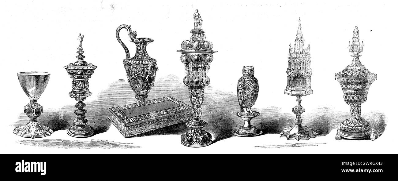 The Loan Collection, South-Kensington, 1862. 'Un calice dorato d'argento, opera del Maestro Bartolomeo, di Atri... che si suppone fosse...[appartenuto] al Papa Bonifacio VIII... intorno allo stelo c'è...[un] iscrizione in niello: "Antonius Sabini - Notaris - Fecit - me..." Italiano, XIV secolo. Il reverendo Dr. Rock. Guardaroba in bronzo, decorato in rilievo... opera italiana, circa 1500-20. Il Duca di Buccleuch. Grande coppa in piedi dorata d'argento... prima metà del XVII secolo. Due marchi, N (Norimberga) e M. H. la Regina, Castello di Windsor. Gufo dorato d'argento, con occhi smaltati o di vetro...XVIII secolo. CON Foto Stock