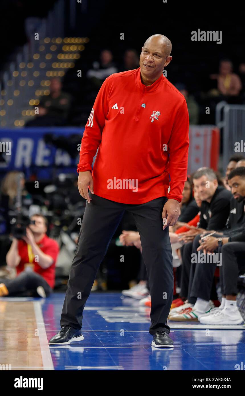 12 marzo 2024: Il capo allenatore dei Louisville Cardinals Kenny Payne durante una partita del torneo di pallacanestro maschile ACC tra il NC State Wolfpack e i Louisville Cardinals alla Capital One Arena di Washington, DC Justin Cooper/CSM Foto Stock