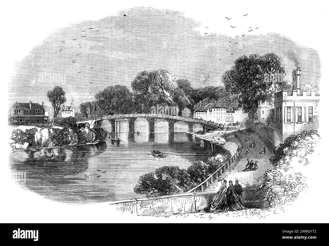 Hampton Court Old Bridge, 1864. Incisione di '...il vecchio ponte in legno a Hampton Court, che ora sta per essere rimosso per ordine del suo proprietario, Mr. T. W. Allen, di Newlands Park, Buckinghamshire, che ha deciso di costruirne uno nuovo di ferro. L'atto del Parlamento per la costruzione del primo Hampton Court Bridge fu ottenuto durante il regno di Giorgio II, e quel ponte fu aperto nel dicembre del 1753. È stato sostituito dall'attuale ponte circa trenta o quarant'anni fa. Questa struttura, interamente in legno, ha undici aperture, che variano da 25 piedi. a 29 piedi apertura sulla linea dell'acqua. È wi-Fi Foto Stock
