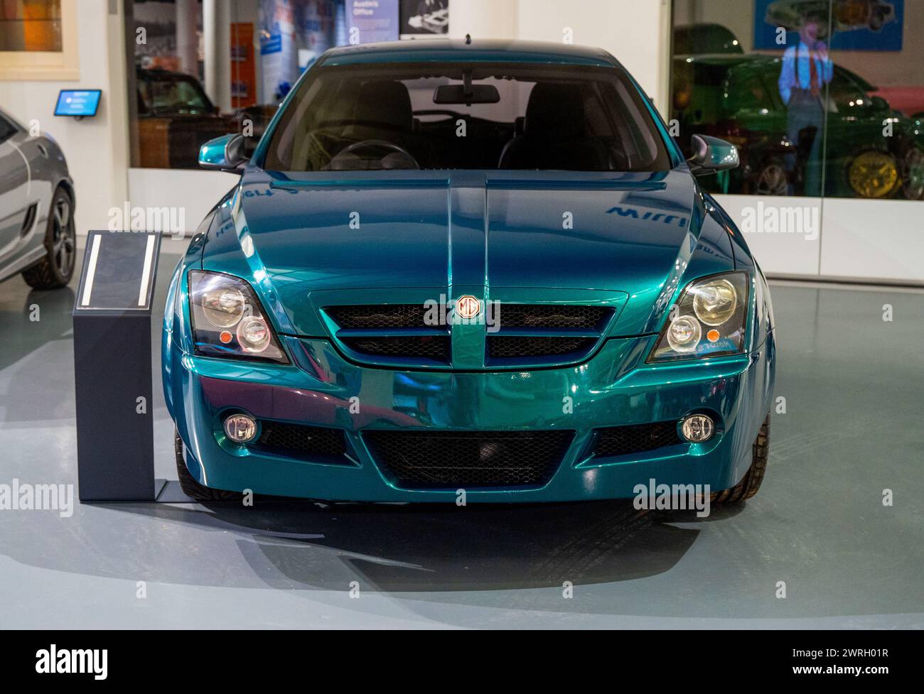 La MG Rover RDX60, il prototipo di quelli che sarebbero diventati i Rover 55 e 35, sostituisce il 25/45, ora in mostra al British Motor Museum Foto Stock