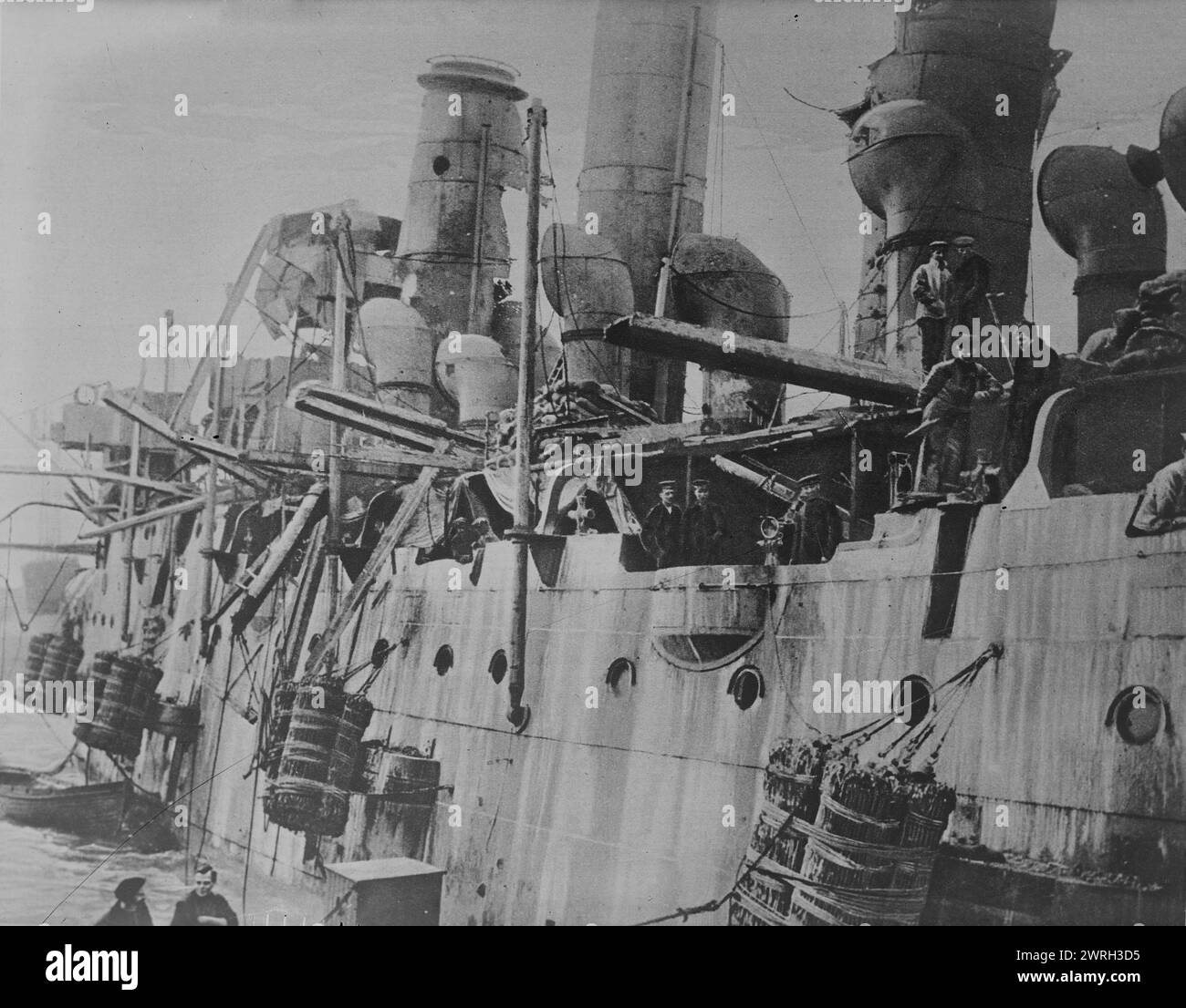 VENDICATIVO dopo ZEEBRUGGE, 23 maggio 1918 (data creata o pubblicata successivamente). La HMS Vindictive era un incrociatore di classe arrogante britannico che partecipò al raid di Zeebrugge durante la prima guerra mondiale Foto Stock