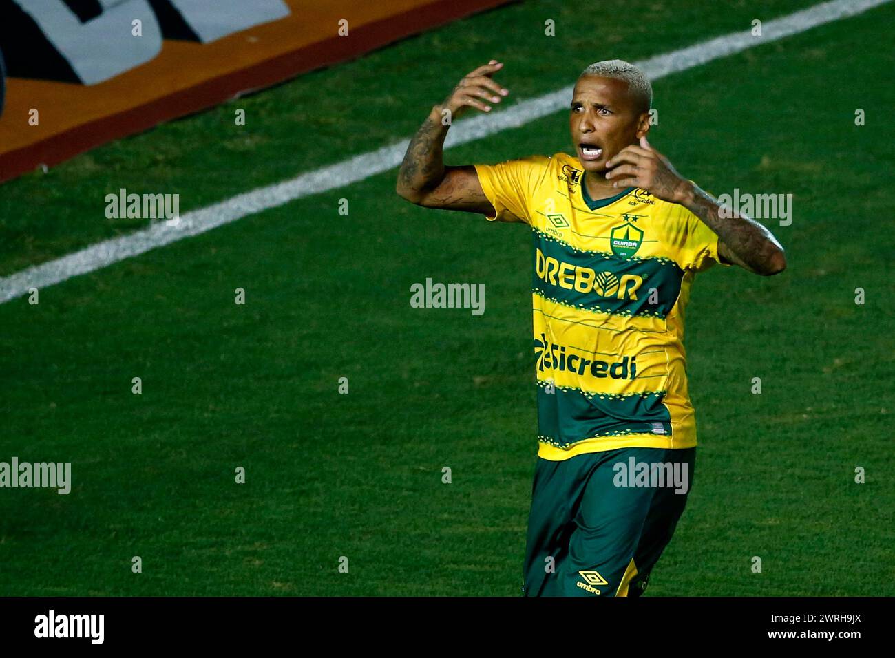 Rio de Janeiro, Brasile. 12 marzo 2024. Deyverson di Cuiaba, durante la partita tra Portuguesa e Cuiaba, per la Coppa del Brasile 2024, allo stadio Luso Brasileiro, a Rio de Janeiro il 12 marzo. Foto: Nadine Freitas/DiaEsportivo/Alamy Live News crediti: DiaEsportivo/Alamy Live News Foto Stock