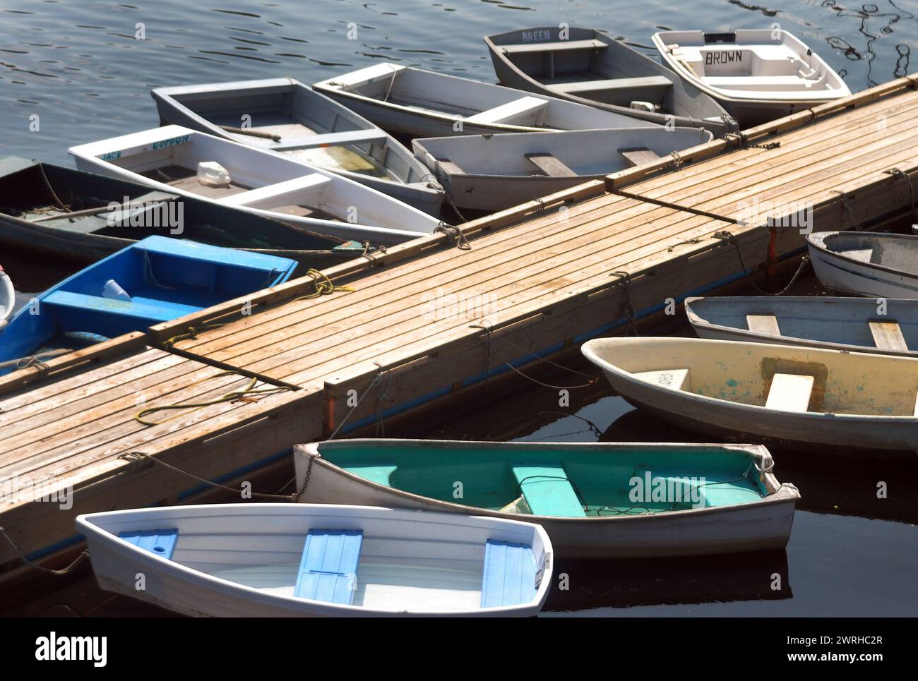 Più vanto legato in un molo di Perkins Cove, Maine USA Foto Stock