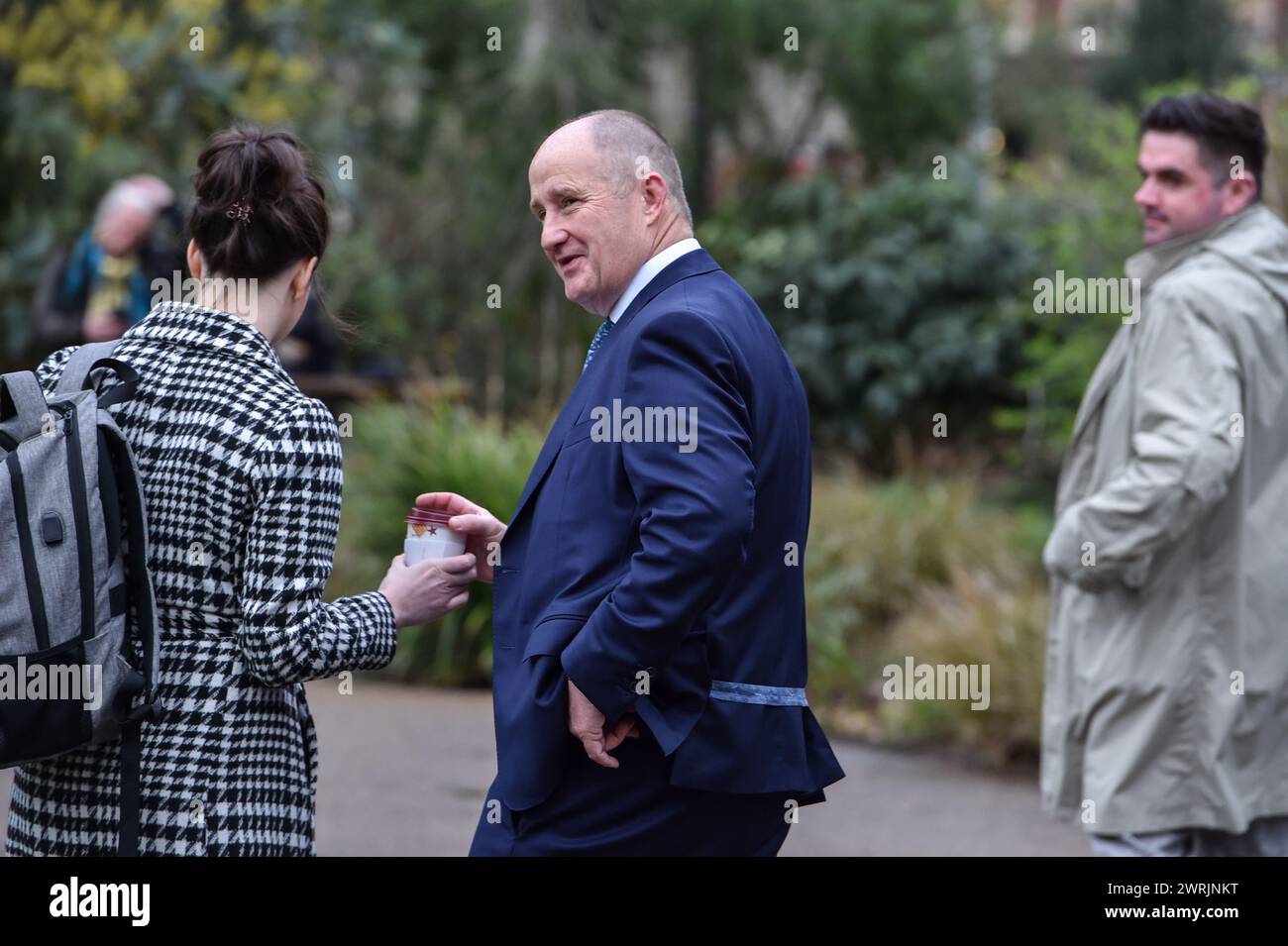 Londra, Inghilterra, Regno Unito. 13 marzo 2024. Il ministro degli affari e del commercio KEVIN HOLLINRAKE viene visto durante la trasmissione mattutina a Westminster. (Credit Image: © Thomas Krych/ZUMA Press Wire) SOLO PER USO EDITORIALE! Non per USO commerciale! Foto Stock