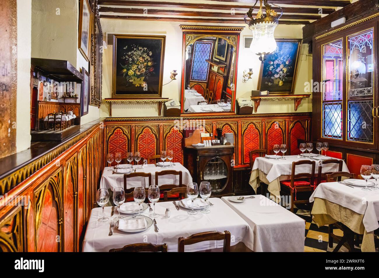 Ristorante Sobrino de Botin, Madrid, Spagna. Immagine leggermente tonificata Foto Stock