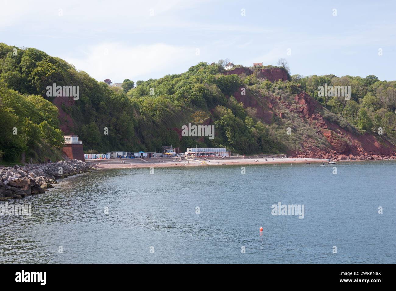 Vista della spiaggia di Oddicombe sulla costa meridionale di Torbay, Devon, nel Regno Unito Foto Stock