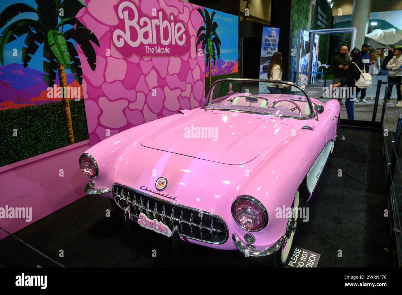 Toronto, ON, Canada - 16 febbraio 2024: Chevrolet Corvette (macchina cinematografica di Barbie) viene presentata al Metro Toronto Convention Centre Foto Stock