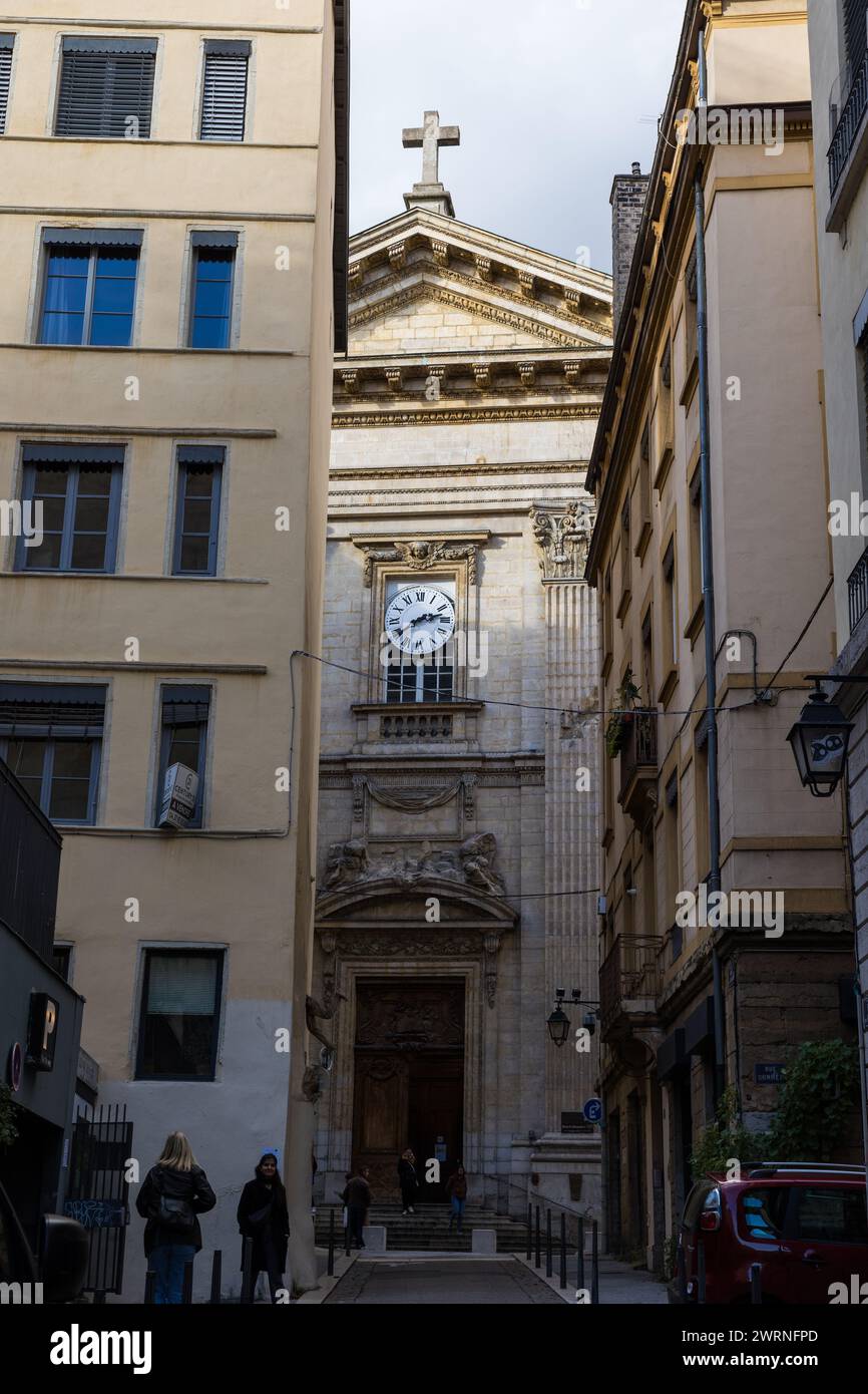 Facciata dell'Église Saint-Polycarpe de Lyon depuis la Rue de l'Abbé Rozier, sur les pentes de la Croix-Rousse Foto Stock