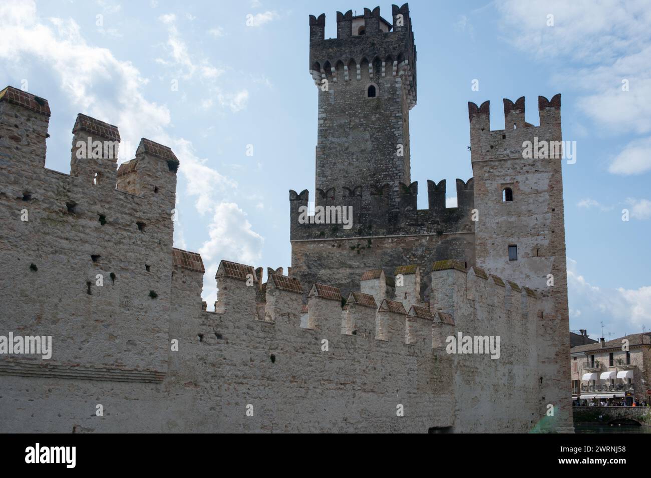 Splendido castello medievale a Sirmione, sul Lago di Garda. Italia Foto Stock