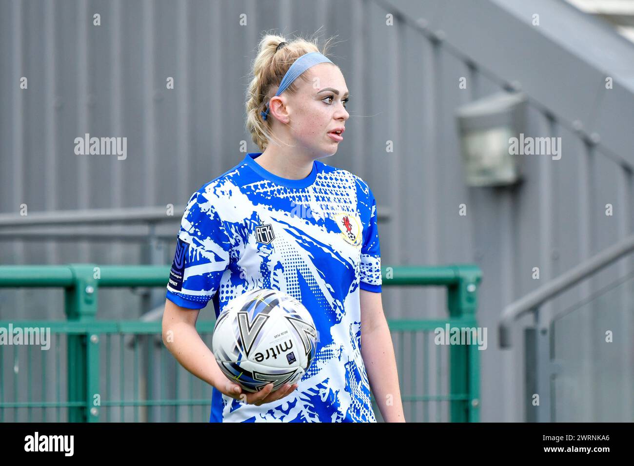 Ystrad Mynach, Galles. 3 ottobre 2021. Amber Roberts di Cardiff City Ladies in procinto di partecipare alla partita di fa Women's National League Southern Premier Division tra Cardiff City Ladies e Hounslow Women al Centre of Sporting Excellence di Ystrad Mynach, Galles, Regno Unito, il 3 ottobre 2021. Crediti: Duncan Thomas/Majestic Media. Foto Stock