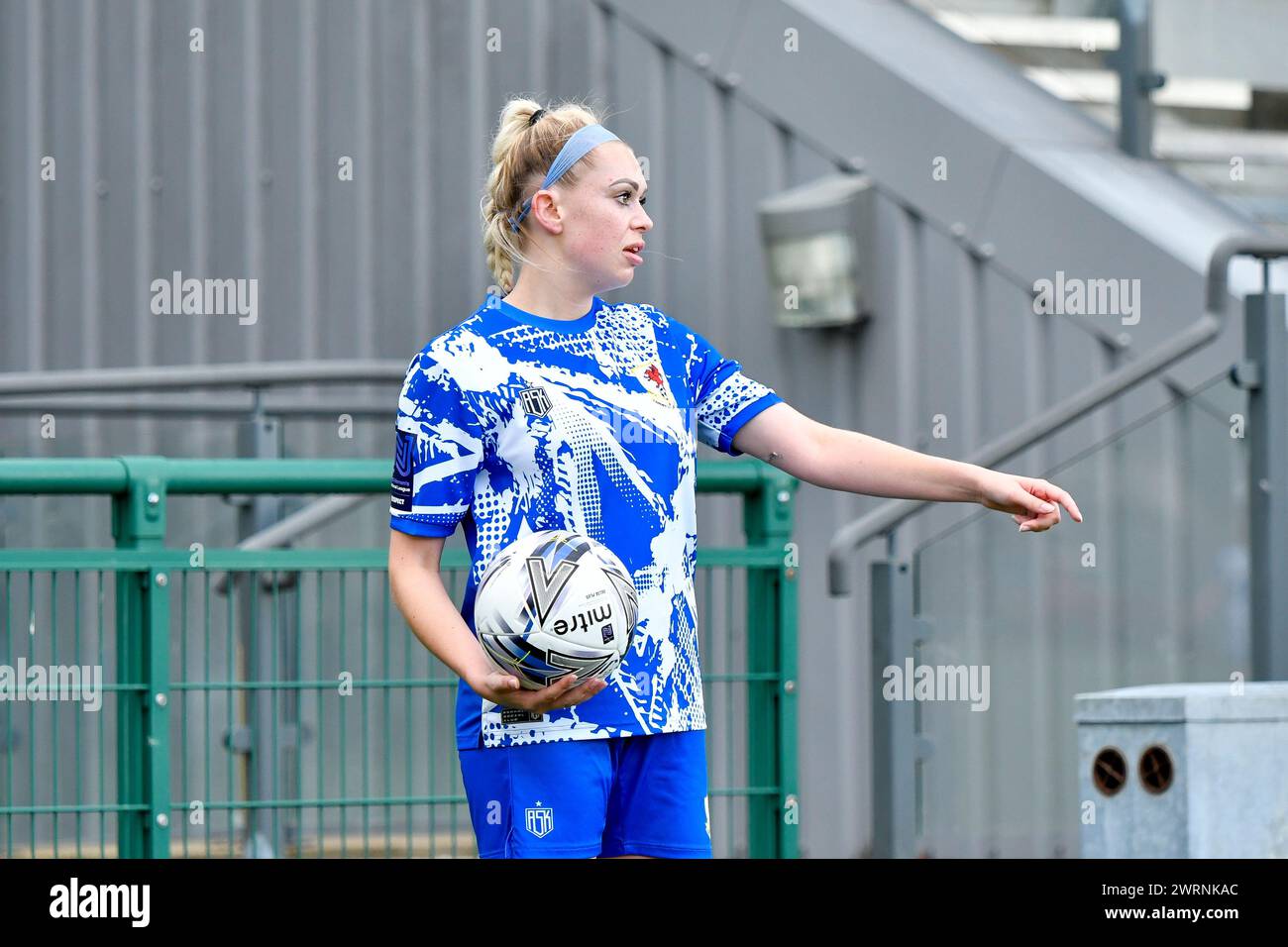 Ystrad Mynach, Galles. 3 ottobre 2021. Amber Roberts di Cardiff City Ladies in procinto di partecipare alla partita di fa Women's National League Southern Premier Division tra Cardiff City Ladies e Hounslow Women al Centre of Sporting Excellence di Ystrad Mynach, Galles, Regno Unito, il 3 ottobre 2021. Crediti: Duncan Thomas/Majestic Media. Foto Stock