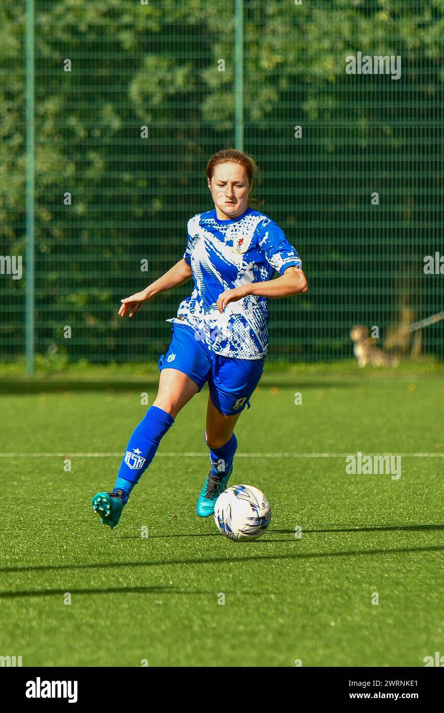 Ystrad Mynach, Galles. 3 ottobre 2021. Chloe Lloyd di Cardiff City Ladies durante la partita di fa Women's National League Southern Premier Division tra Cardiff City Ladies e Hounslow Women al Centre of Sporting Excellence di Ystrad Mynach, Galles, Regno Unito, il 3 ottobre 2021. Crediti: Duncan Thomas/Majestic Media. Foto Stock