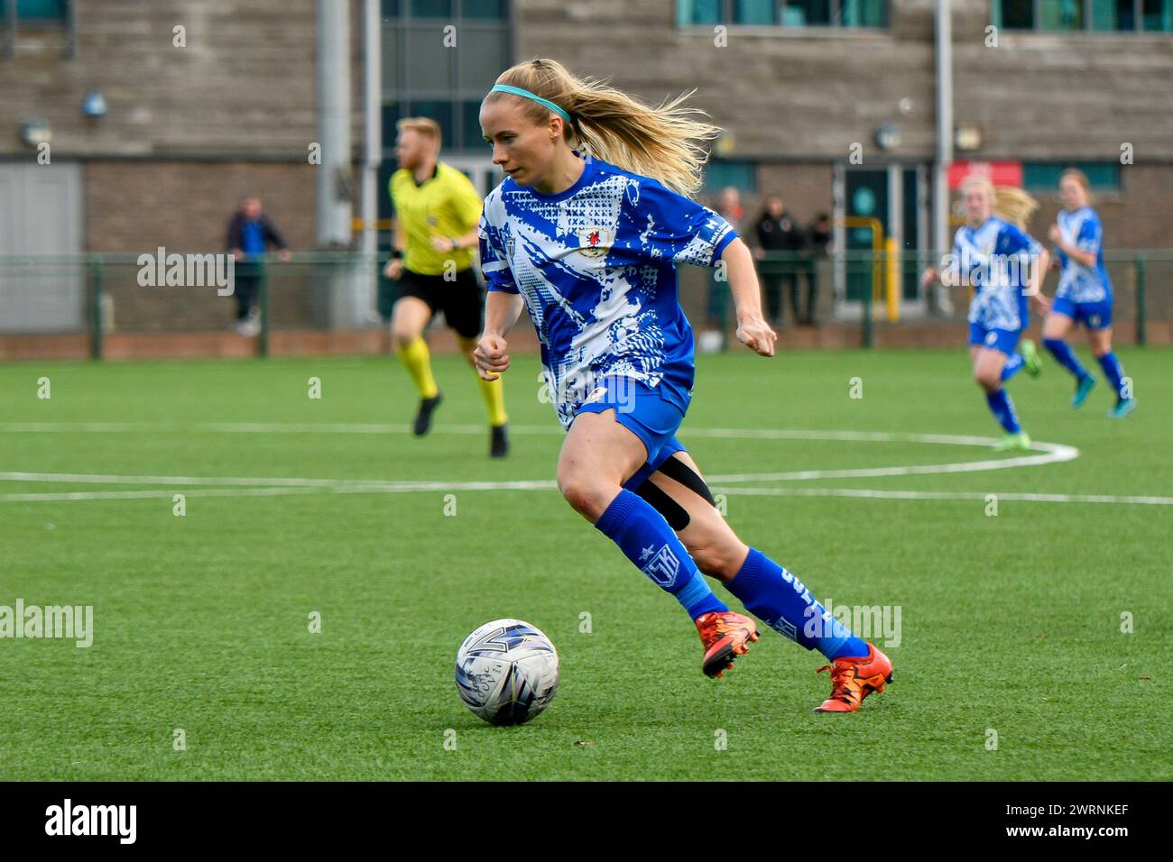 Ystrad Mynach, Galles. 3 ottobre 2021. Ellie Sargent di Cardiff City Ladies in azione durante la partita di fa Women's National League Southern Premier Division tra Cardiff City Ladies e Hounslow Women al Centre of Sporting Excellence di Ystrad Mynach, Galles, Regno Unito, il 3 ottobre 2021. Crediti: Duncan Thomas/Majestic Media. Foto Stock