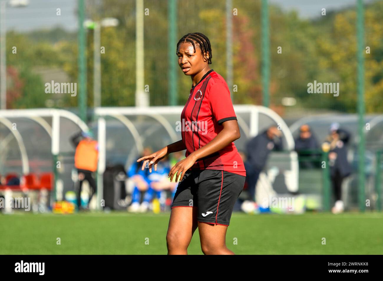 Ystrad Mynach, Galles. 3 ottobre 2021. Shakira Waithe of Hounslow Women durante la partita di fa Women's National League Southern Premier Division tra Cardiff City Ladies e Hounslow Women al Centre of Sporting Excellence di Ystrad Mynach, Galles, Regno Unito, il 3 ottobre 2021. Crediti: Duncan Thomas/Majestic Media. Foto Stock