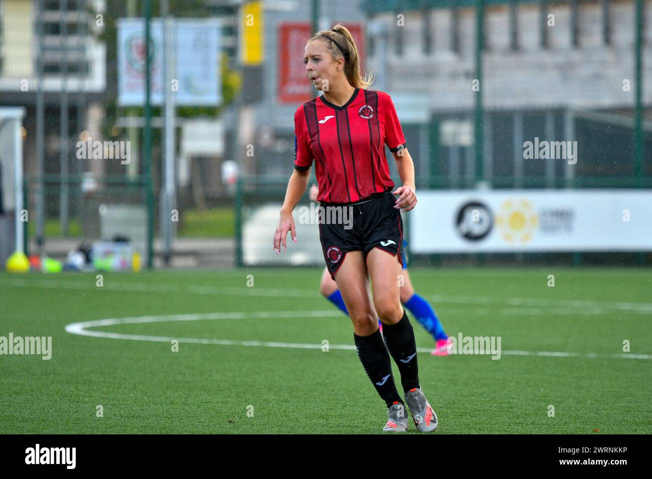 Ystrad Mynach, Galles. 3 ottobre 2021. Sophie Hudson di Hounslow Women durante la partita di fa Women's National League Southern Premier Division tra Cardiff City Ladies e Hounslow Women al Centre of Sporting Excellence di Ystrad Mynach, Galles, Regno Unito, il 3 ottobre 2021. Crediti: Duncan Thomas/Majestic Media. Foto Stock