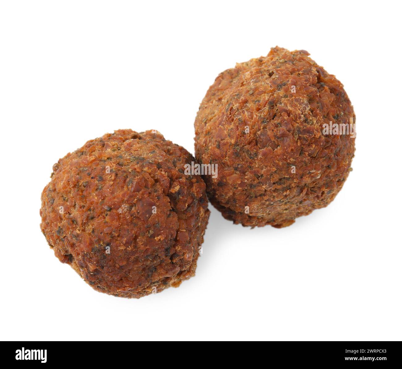 Due deliziose palline di falafel isolate sul bianco, vista dall'alto Foto Stock