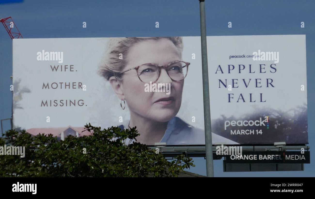 Los Angeles, California, USA 12 marzo 2024 Annette Bening Apples Never Fall Billboard on Sunset Blvd il 12 marzo 2024 a Los Angeles, California, USA. Foto di Barry King/Alamy Stock Photo Foto Stock