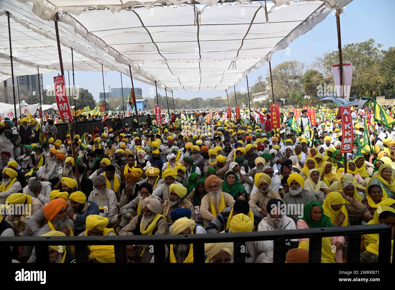 Delhi, nuova Delhi, India. 14 marzo 2024. Gli agricoltori indiani si riuniscono a Ramlila Maidan per protestare contro i prezzi delle colture a nuova Delhi, India, il 14 marzo 2024 (Credit Image: © Deep Nair/ZUMA Press Wire) SOLO PER L'USO EDITORIALE! Non per USO commerciale! Foto Stock