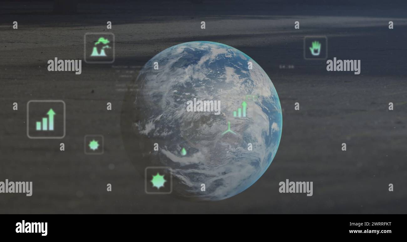 Immagine del testo di recupero dati, delle icone e del linguaggio di programmazione rispetto al globo rotante Foto Stock