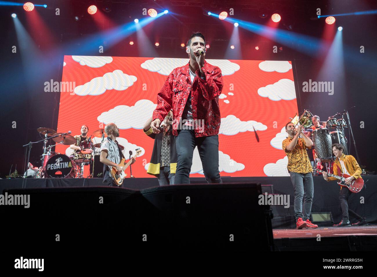 MADRID, ESPAÑA – OTTOBRE 27. La Pegatina en concierto de 20 aniversario en el Wizink Center de Madrid el 27 de octubre de 2023 Foto Stock