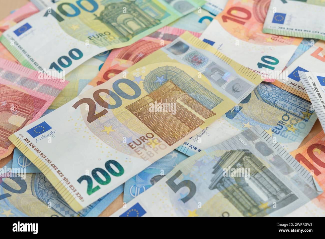 Accumulo di banconote in euro Foto Stock