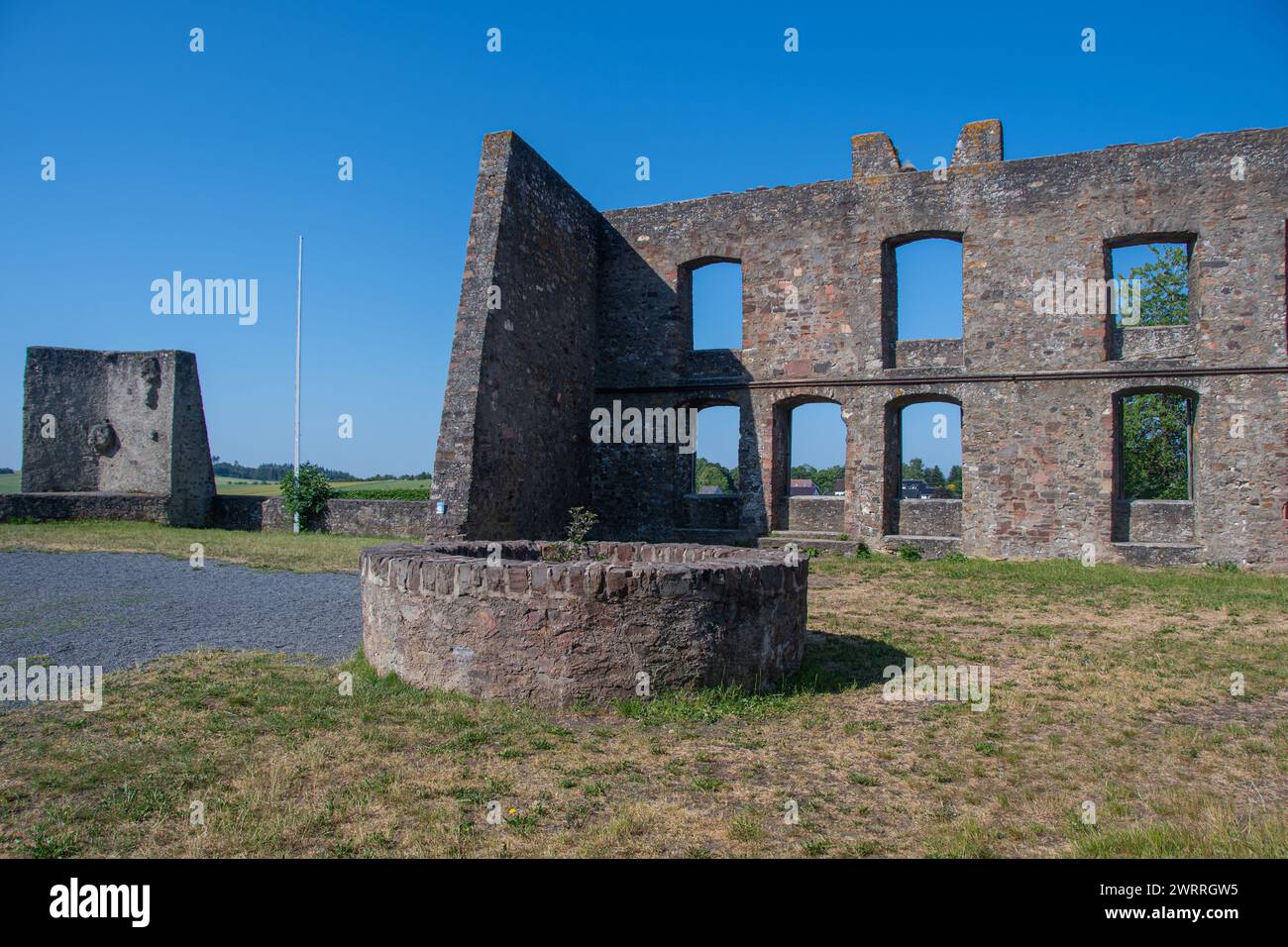 Le rovine del castello di Ulmen nell'Eifel Foto Stock