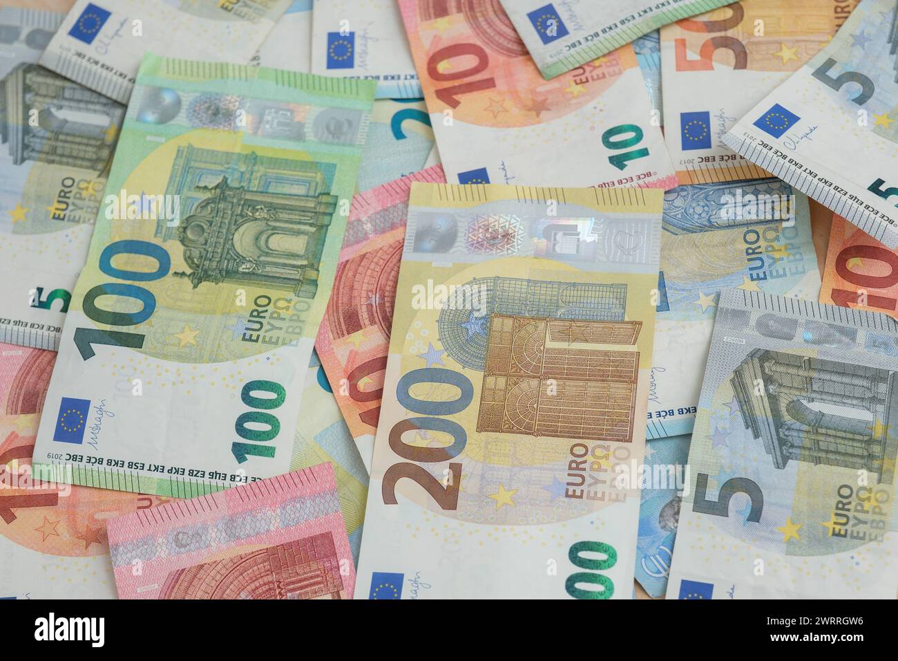 Accumulo di banconote in euro Foto Stock