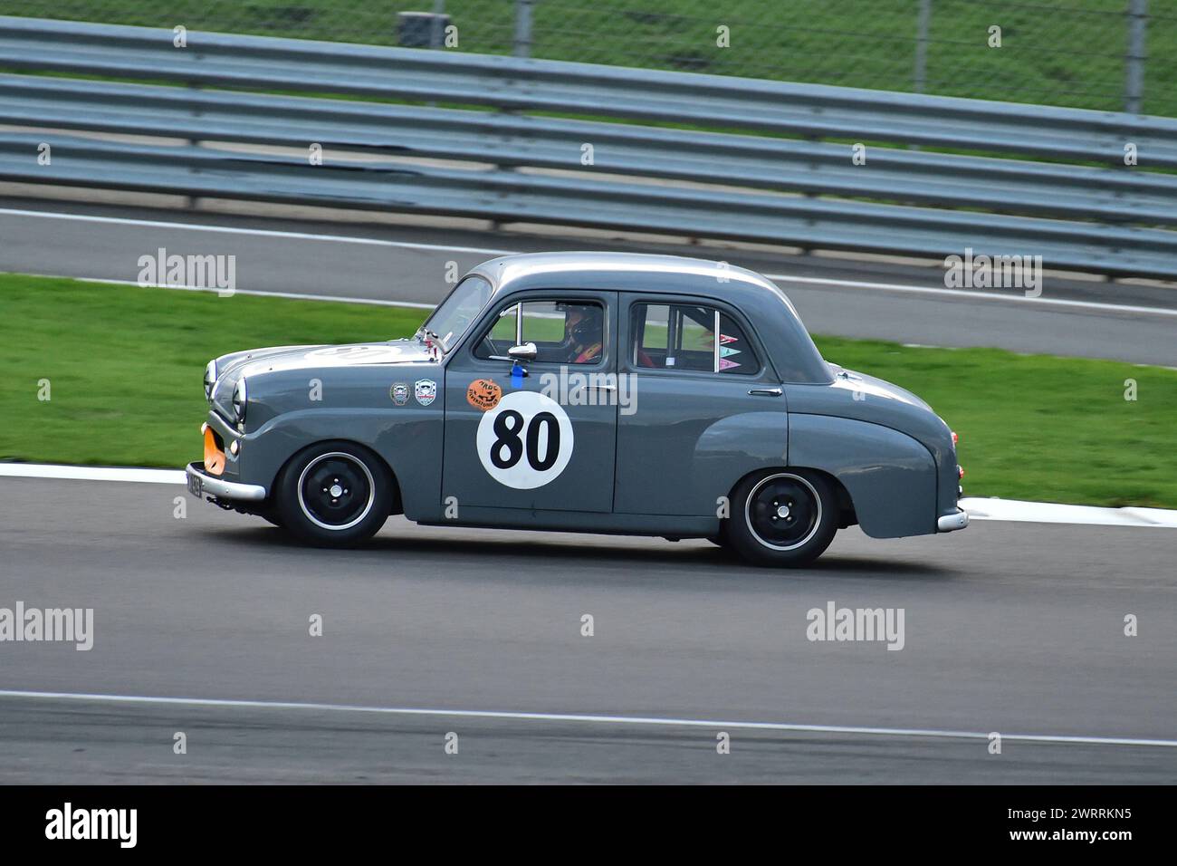 Geoff Cook, Standard Ten, HRDC Jack Sears Trophy for 1958-1966 Touring Cars, una gara di quarantacinque minuti con l'opzione del secondo pilota, ma un compulso Foto Stock