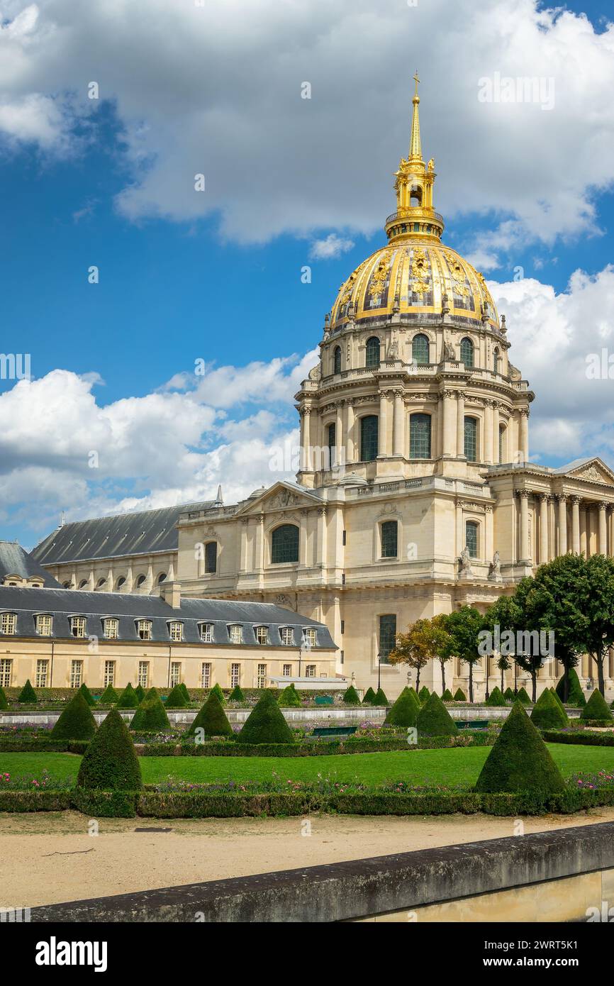 Hotel des Invalides, famoso monumento con la tomba di Napoleone sotto la cupola dorata di Parigi, Francia Foto Stock