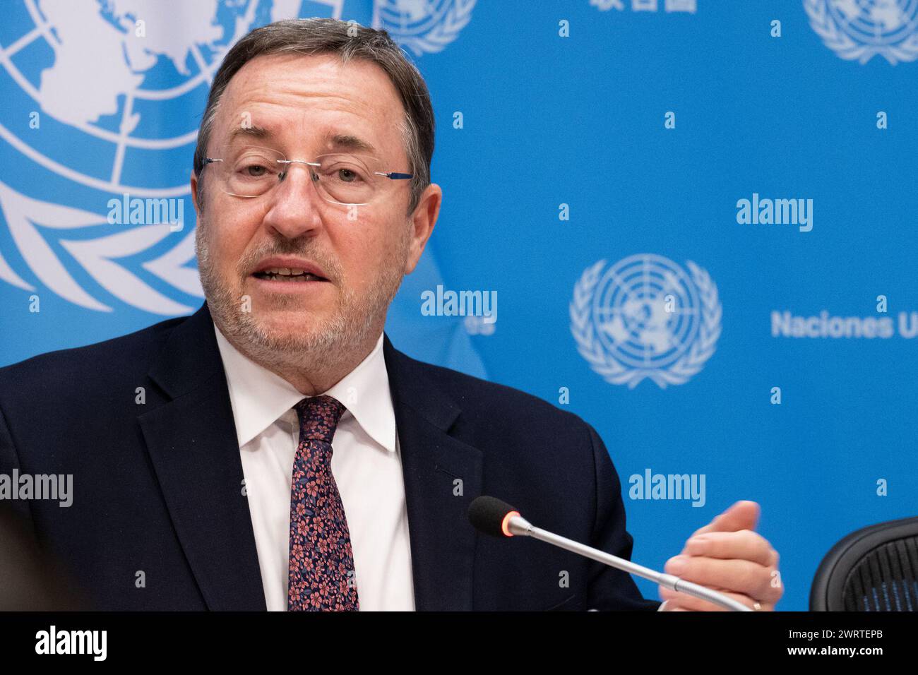 (240314) -- NAZIONI UNITE, 14 marzo 2024 (Xinhua) -- l'amministratore del programma di sviluppo delle Nazioni Unite Achim Steiner informa i giornalisti sul rapporto sullo sviluppo umano 2023/24 (HDR) presso la sede delle Nazioni Unite a New York il 13 marzo 2024. (Manuel Elias/un Photo/Handout via Xinhua) Foto Stock
