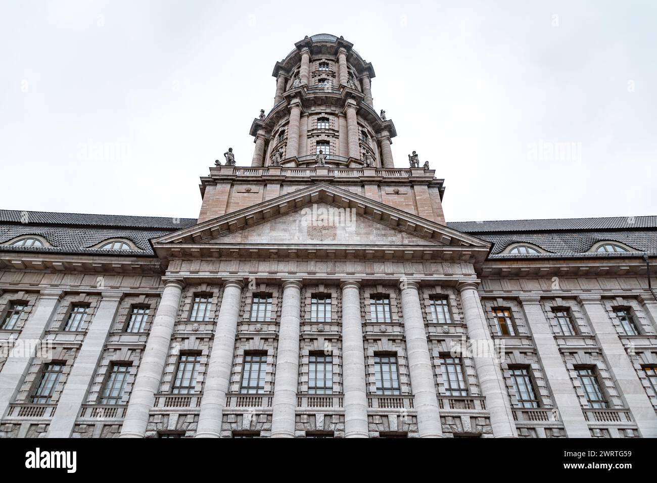 L'Altes Stadthaus, il vecchio municipio, è un ex edificio amministrativo di Berlino, in Germania, attualmente utilizzato dal Senato. Foto Stock