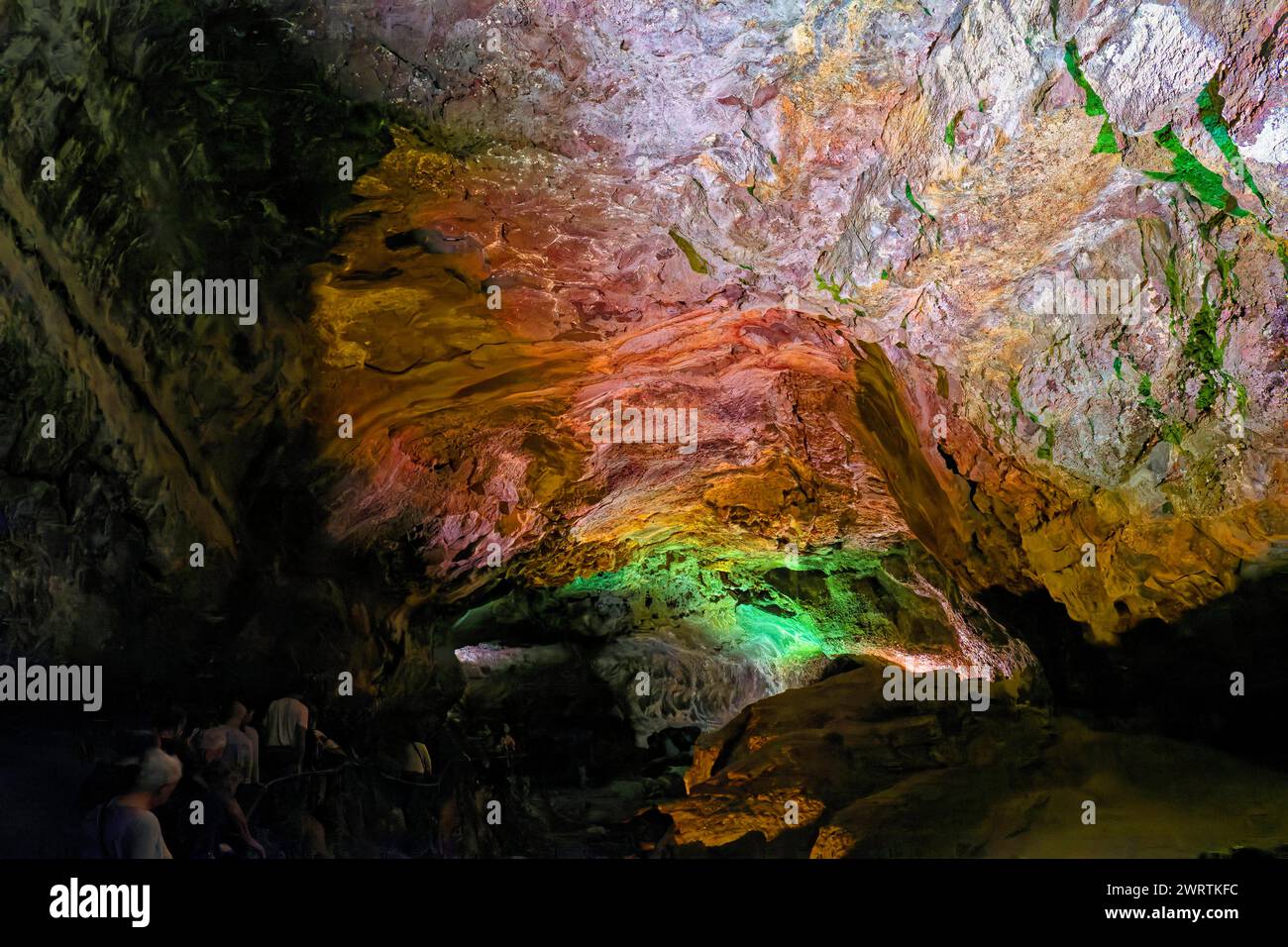 Tunnel lavico Cueva de los Verdes con l'installazione luminosa di Jesus Soto, Costa Teguise, Lanzarote, Isole Canarie, Isole Canarie, Spagna Foto Stock