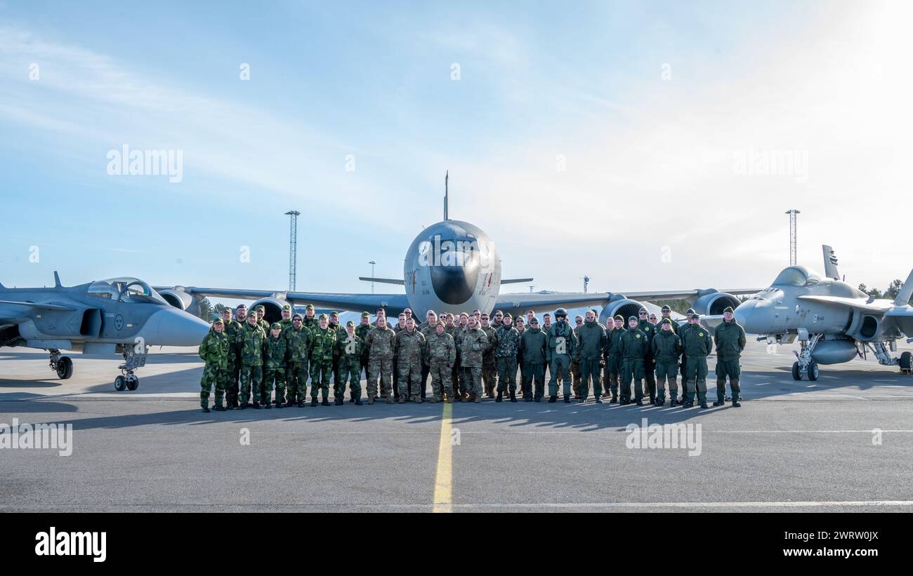Gli aviatori della U.S. Air Force assegnati al 914th Air Refueling Wing, Niagara Falls Air Reserve Station, New York Foto Stock