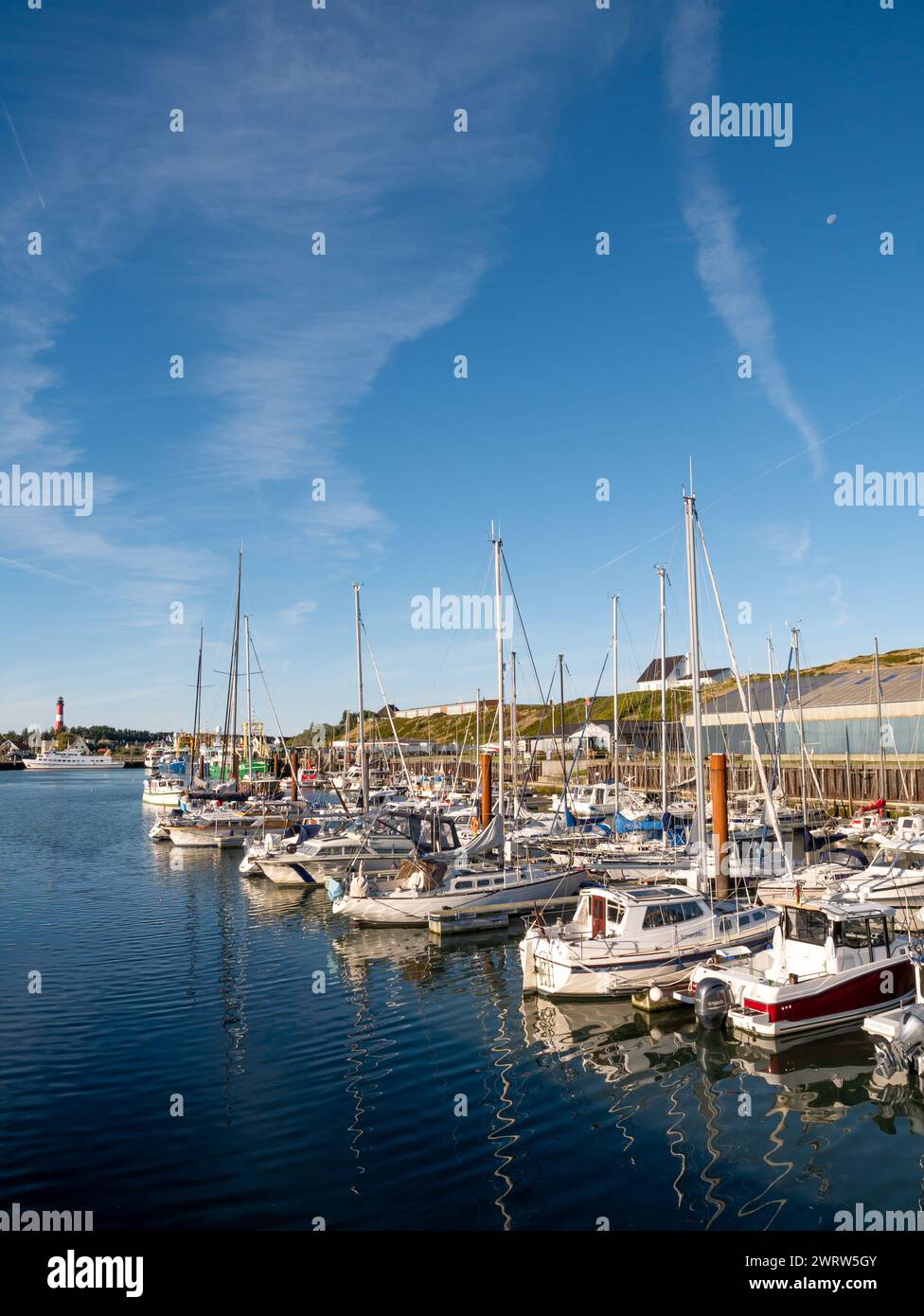 Barche nel porto turistico del Sylter Yacht Club a Hoernum sull'isola di Sylt, Frisia settentrionale, Schleswig-Holstein, Germania Foto Stock