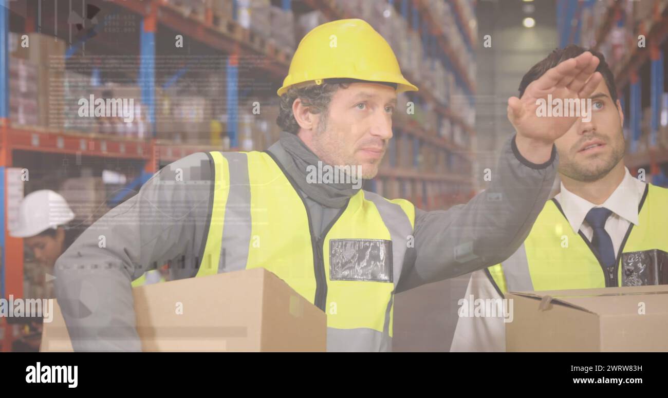 Immagine dell'elaborazione dei dati sulle persone che lavorano in magazzino Foto Stock