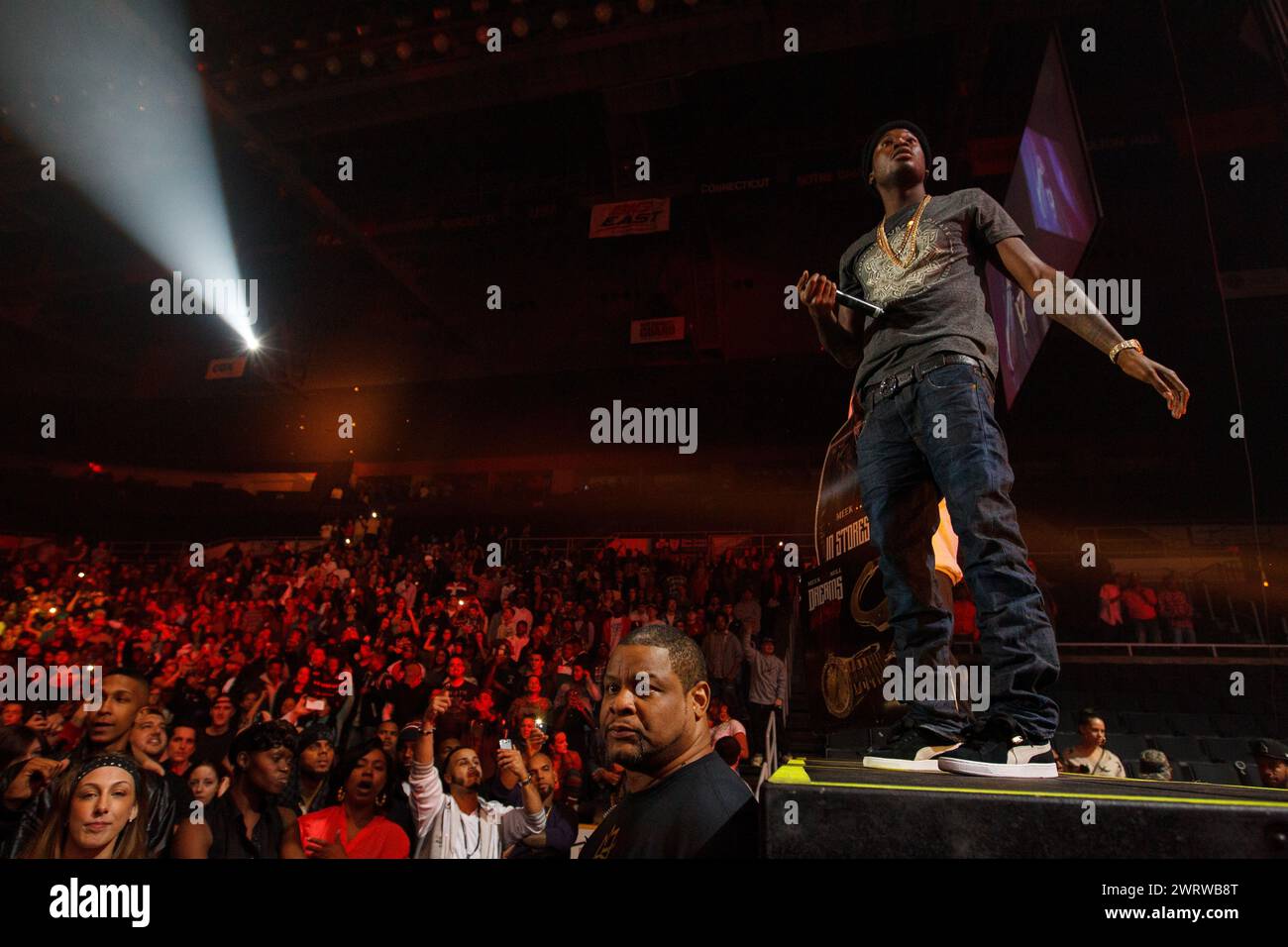 Il musicista Meek Mill si esibisce al MMG Tour di Providence, Rhode Island, USA al Dunkin' Donuts Center, che ora è chiamato amica Mutual Pavilion. Foto Stock