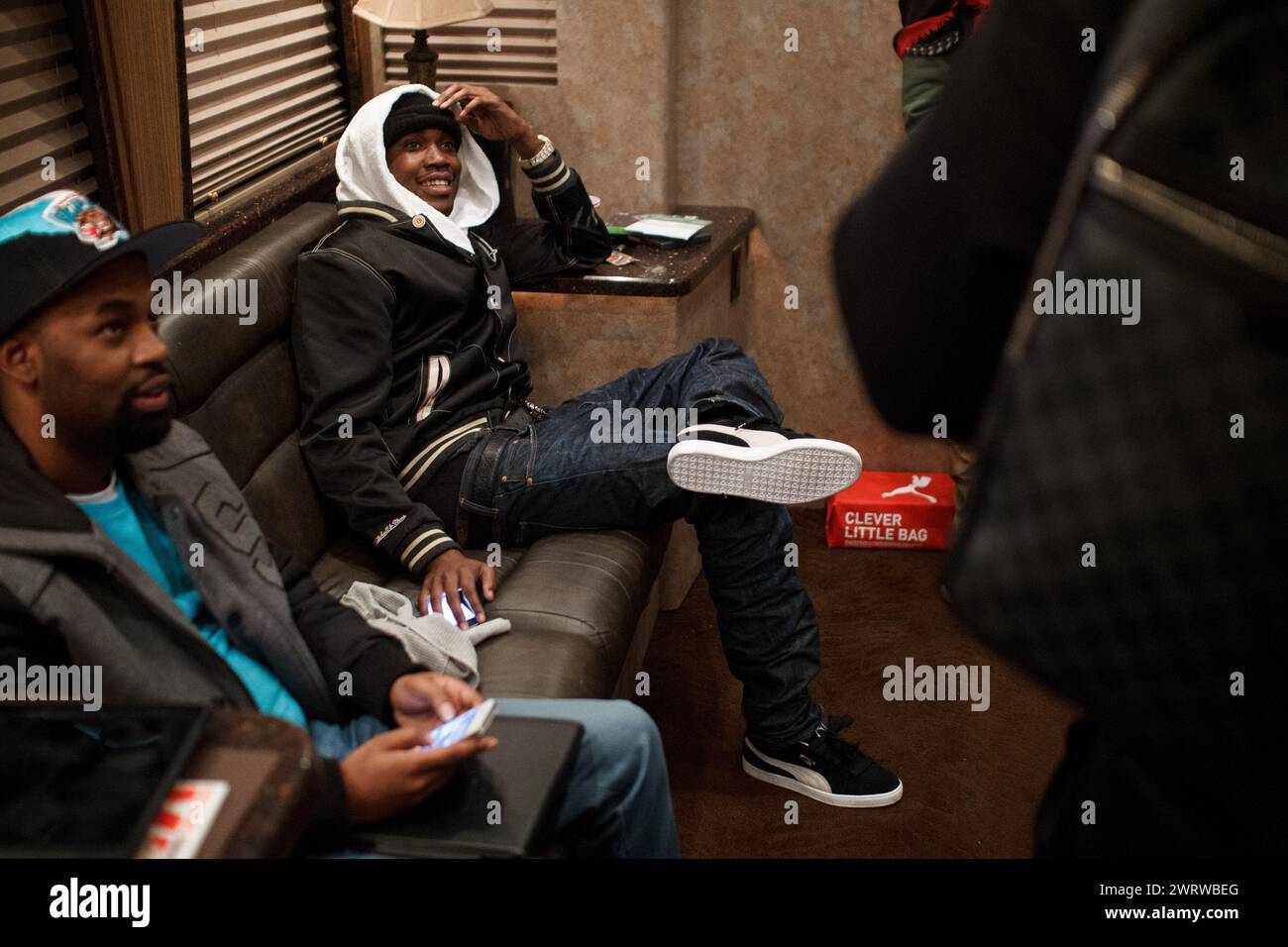 Meek Mill dopo essersi esibito al MMG Tour di Providence, Rhode Island, USA al Dunkin' Donuts Center, che ora è chiamato amica Mutual Pavilion. Foto Stock