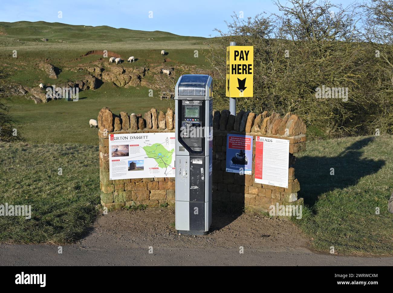 Parcheggio a pagamento, Burton Dassett Country Park, Warwickshire Foto Stock