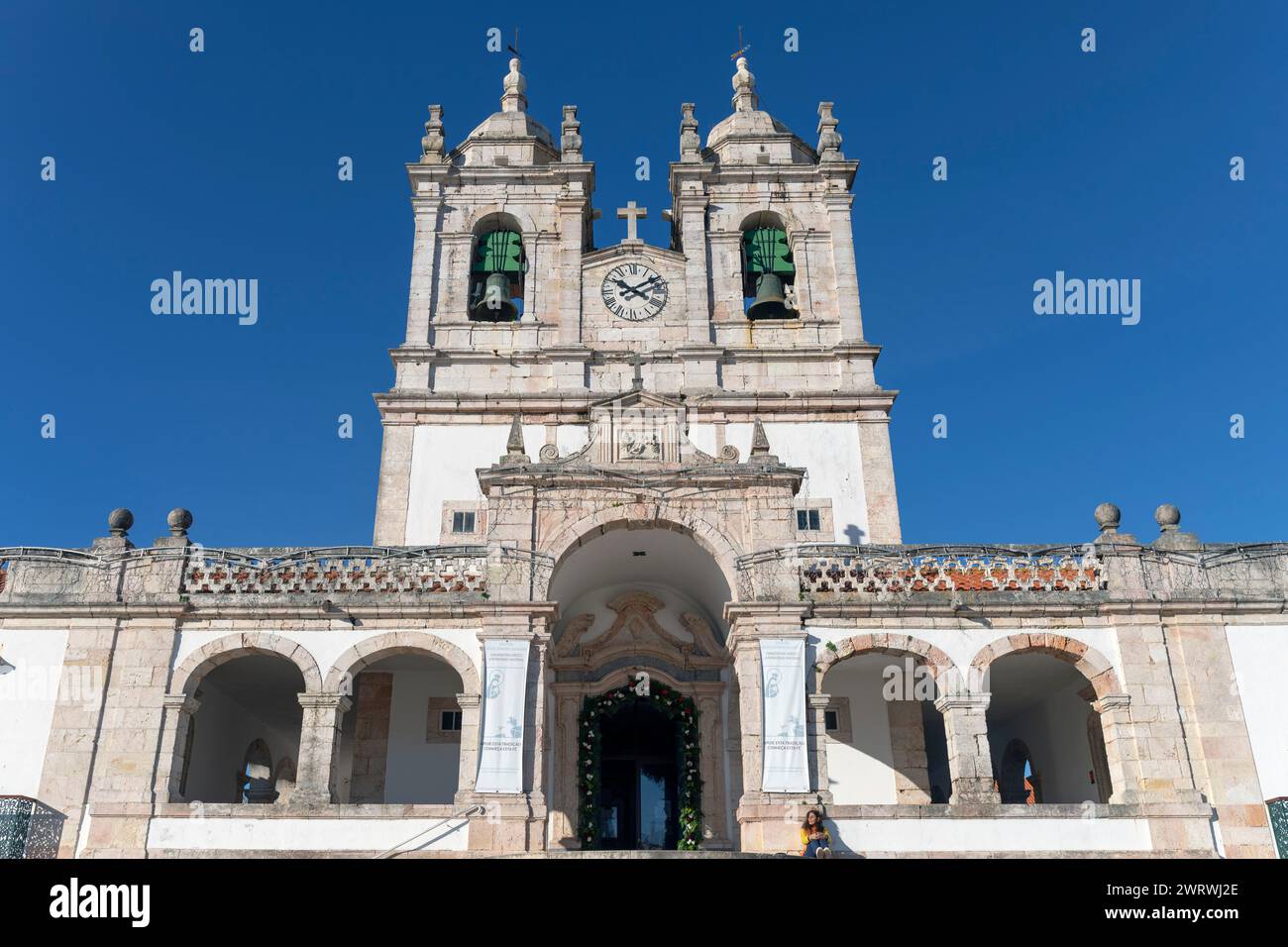 Portogallo, regione di Oeste, Nazaré, Chiesa cattolica di Santuário de Nossa Senhora da Nazaré nella zona di Sítio della città Foto Stock