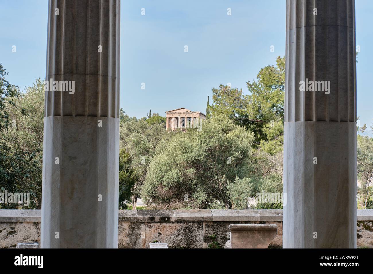 Atene, Grecia - 3 marzo 2024: Tempio di Efesto nell'antica Agorà Foto Stock