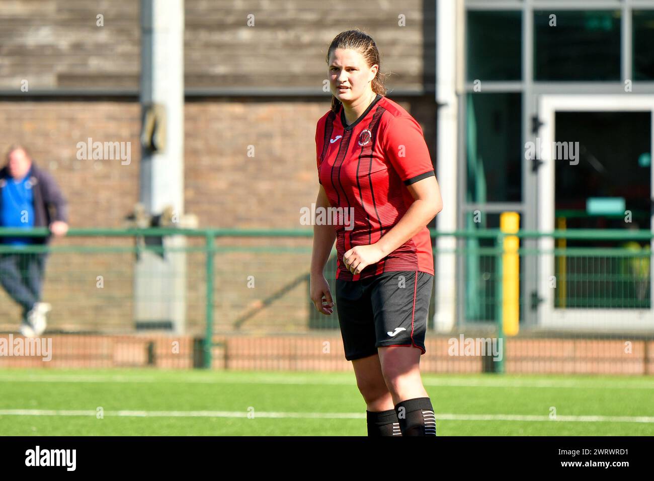 Ystrad Mynach, Galles. 3 ottobre 2021. Mara De Luca di Hounslow Women durante la partita di fa Women's National League Southern Premier Division tra Cardiff City Ladies e Hounslow Women al Centre of Sporting Excellence di Ystrad Mynach, Galles, Regno Unito, il 3 ottobre 2021. Crediti: Duncan Thomas/Majestic Media. Foto Stock