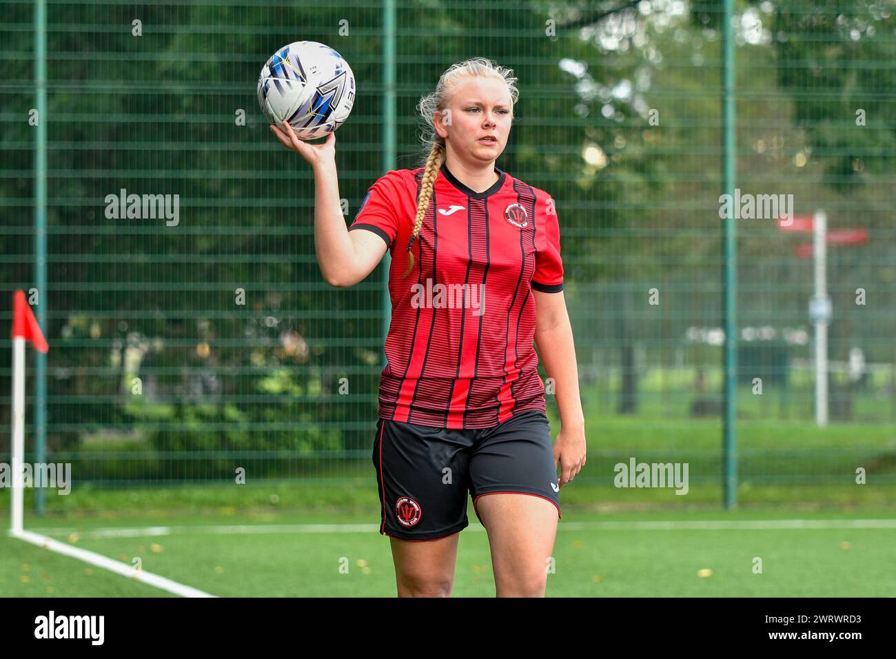 Ystrad Mynach, Galles. 3 ottobre 2021. Sara Guzowska di Hounslow Women durante la partita di fa Women's National League Southern Premier Division tra Cardiff City Ladies e Hounslow Women al Centre of Sporting Excellence di Ystrad Mynach, Galles, Regno Unito, il 3 ottobre 2021. Crediti: Duncan Thomas/Majestic Media. Foto Stock
