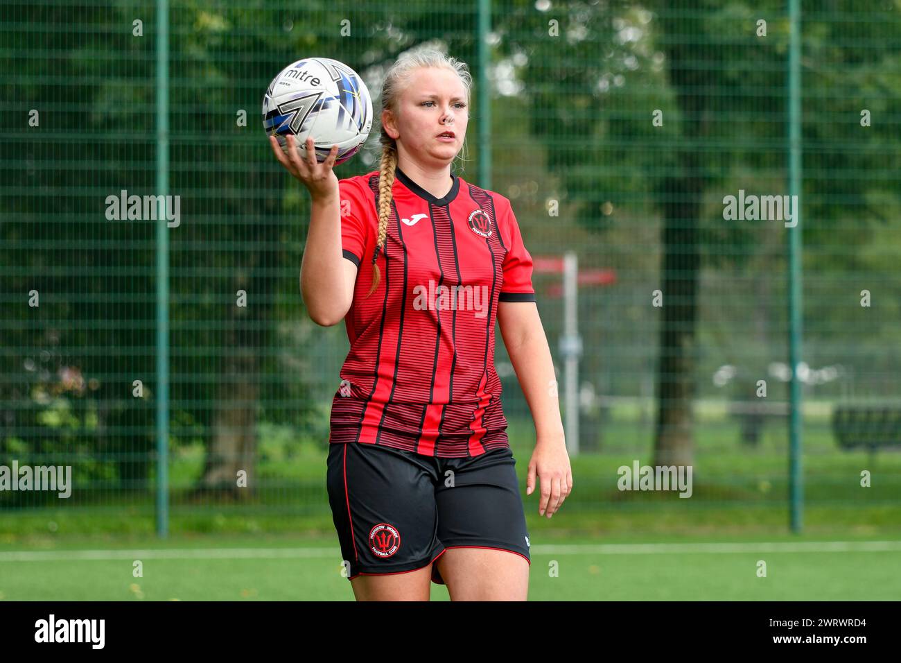 Ystrad Mynach, Galles. 3 ottobre 2021. Sara Guzowska di Hounslow Women durante la partita di fa Women's National League Southern Premier Division tra Cardiff City Ladies e Hounslow Women al Centre of Sporting Excellence di Ystrad Mynach, Galles, Regno Unito, il 3 ottobre 2021. Crediti: Duncan Thomas/Majestic Media. Foto Stock